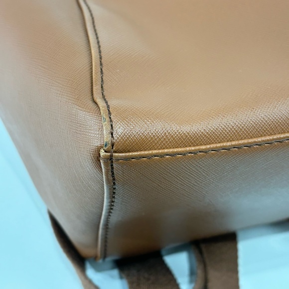 Tommy Hilfiger Beth Il Mini Backpack with Saffiano PVC flap Cognac